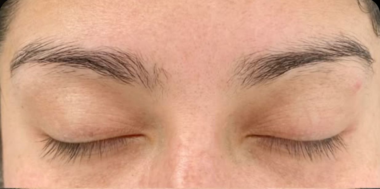 Laminado y diseño de cejas